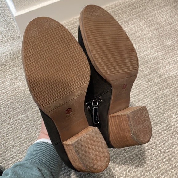 Blondo Nina Black Booties - Picture 4 of 4